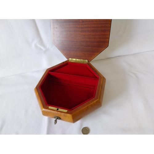 6 - vintage Attardi Sorrento ware musical octagonal jewellery box with key plays Isle of Capri