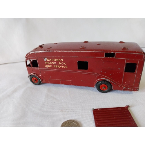 115 - Vintage Dinky diecast Horse Box