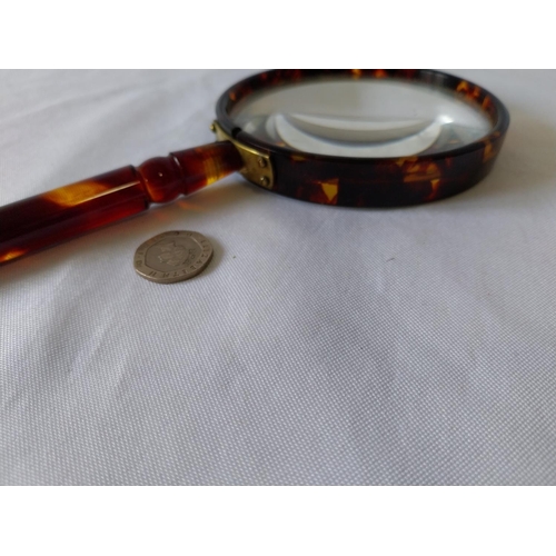 216 - vintage large magnifying glass