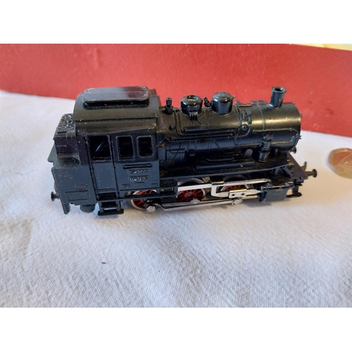 16 - 1950/60s Marklin HO scale train set