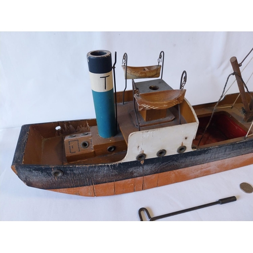 161 - 1930s Triang large clockwork trawler working order