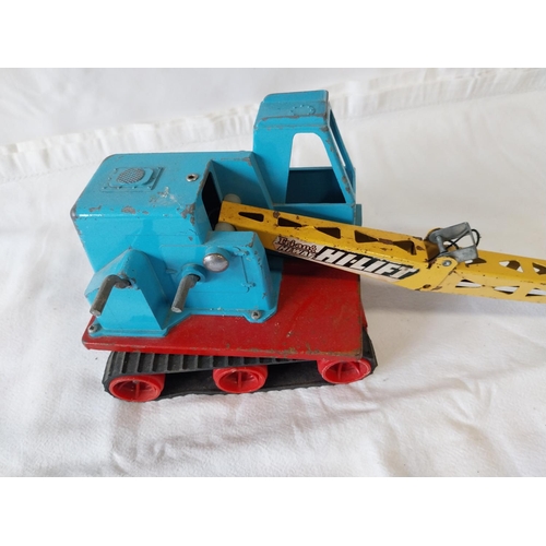 170 - vintage tin plate Triang crane