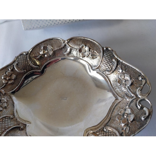 196 - 925 Silver dish in the Art Nouveau style 103grams