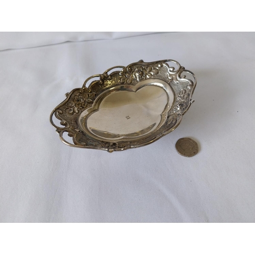 198 - 925 Silver bon bon dish 79grams