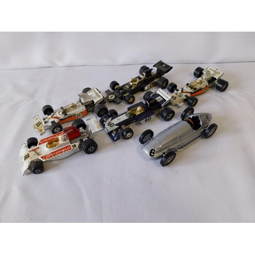 267 - 6 diecast F1 cars