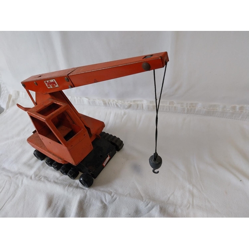 70 - vintage tin plate Triang crane