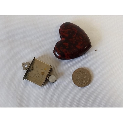 20 - vintage heart shaped bakelite lighter