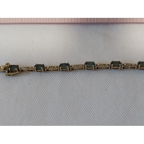 208 - 9ct gold 5.5grams bracelet