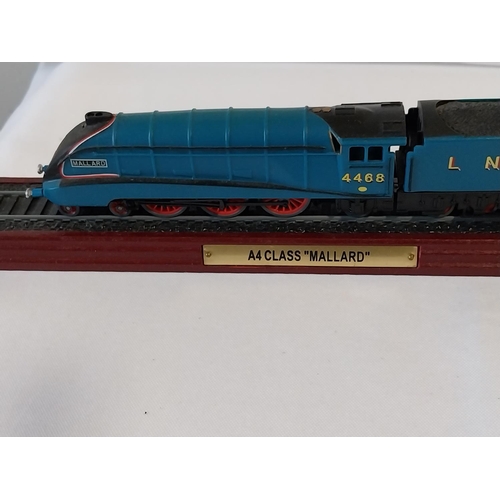 160 - 2 Atlas Editions static model train OO gauge A4 Class Mallard & Britannia Class