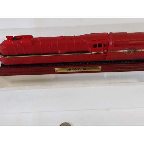 80 - Atlas Editions static model train OO gauge mint in box DR 05 Class