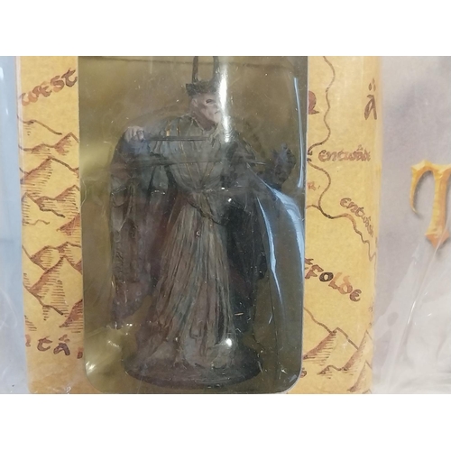 101 - Lord of The Rings Collectors Models hand painted scale replicas cast in lead issue 31 & 32