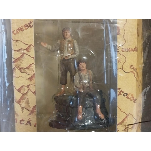 102 - Lord of The Rings Collectors Models hand painted scale replicas cast in lead issue 33 & 34