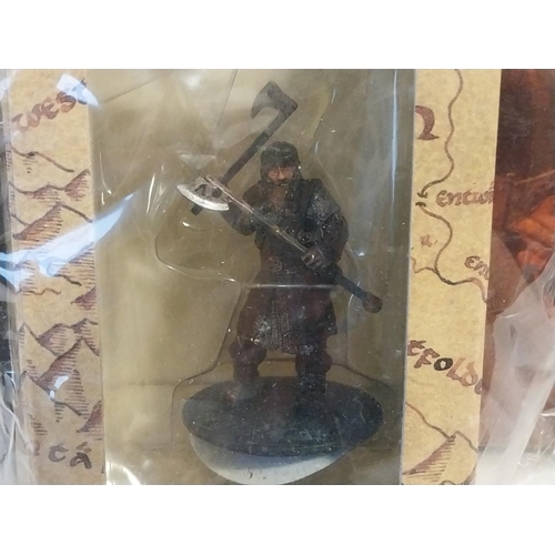 18 - Lord of The Rings Collectors Models hand painted scale replicas cast in lead issue 5 & 6