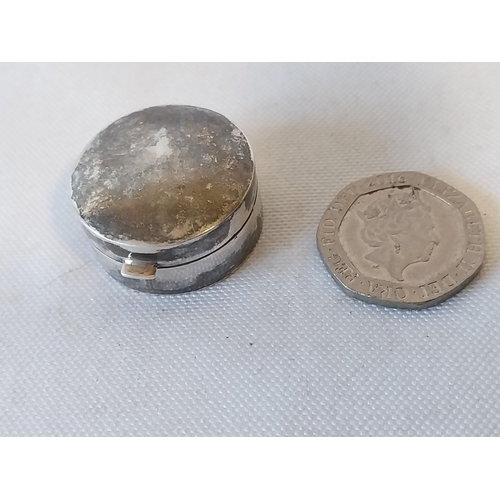 208 - 925 Silver pill pot