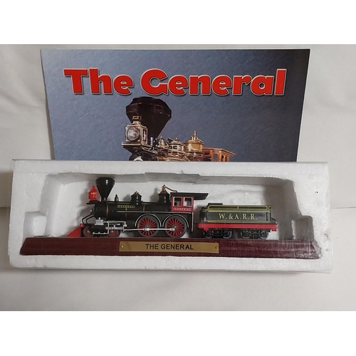 20 - OO Gauge Atlas Editions static locomotive on plinth mint condition with booklet