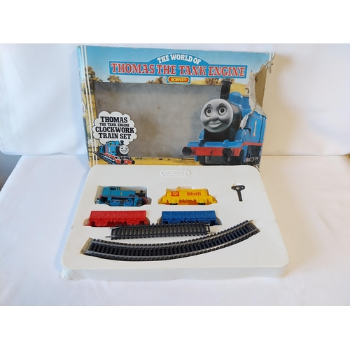 200 - Hornby Thomas the Tank Engine clockwork train set with key