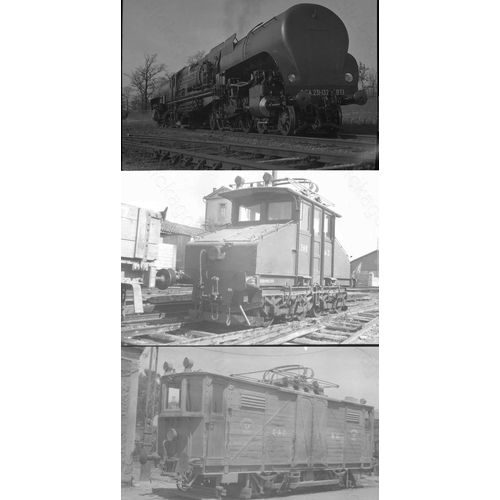 124 - Overseas traction, steam and electric, some early photos. A small selection of 32 larger sized, blac... 