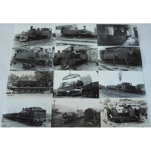 173 - Industrial locomotives and scenes. An excellent collection of approx. 500 black and white postcard s... 