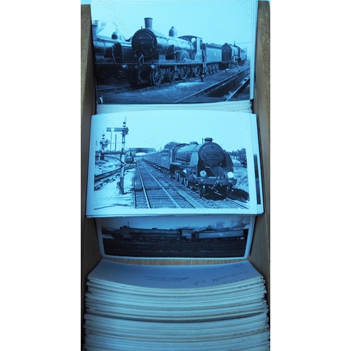 391 - Southern Railway locomotives. A stunning collection of approx. 1200, postcard size black and white p... 