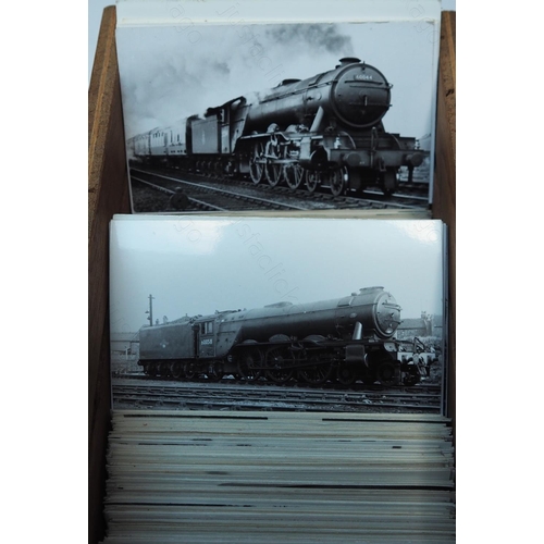 393 - London & North Eastern Railway locomotives. A stunning and very comprehensive collection of approx. ... 