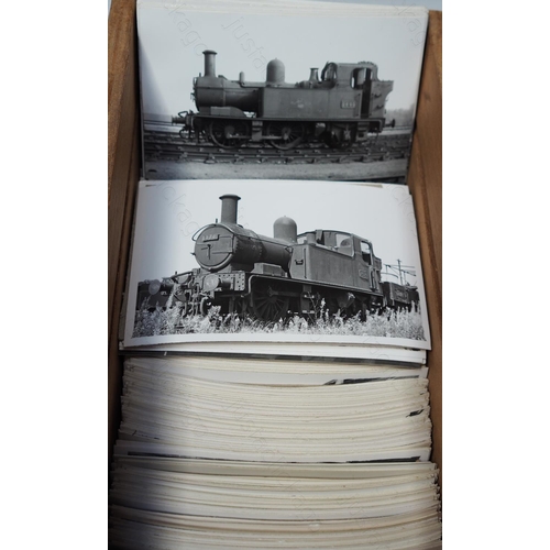 394 - Great Western Railway locomotives. A stunning and very comprehensive collection of approx. 1200, pos... 