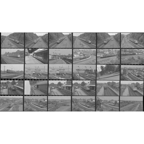 490 - John Vaughan 35mm black & white negatives. Approx. 320
good quality negatives from the lens of estee... 