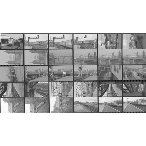 492 - John Vaughan 35mm black & white negatives. Approx. 315
good quality negatives from the lens of estee... 