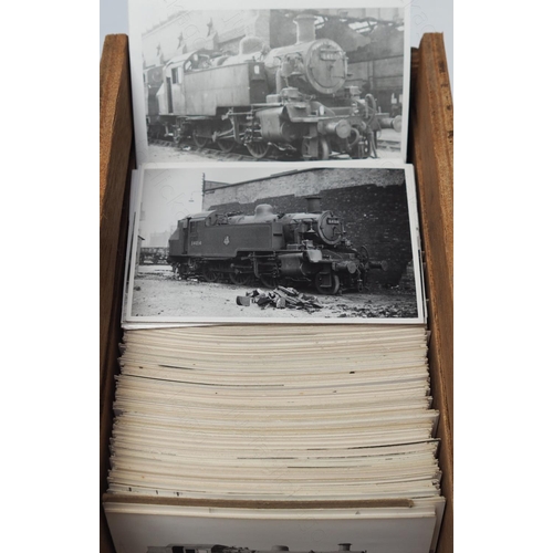 494 - B.R. Standard locomotives. A stunning and very comprehensive collection of approx. 1100, postcard si... 