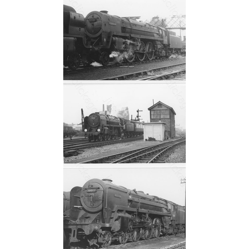 294 - B.R. Standard Railway locomotives. A stunning and very comprehensive collection of approx. 700, post... 