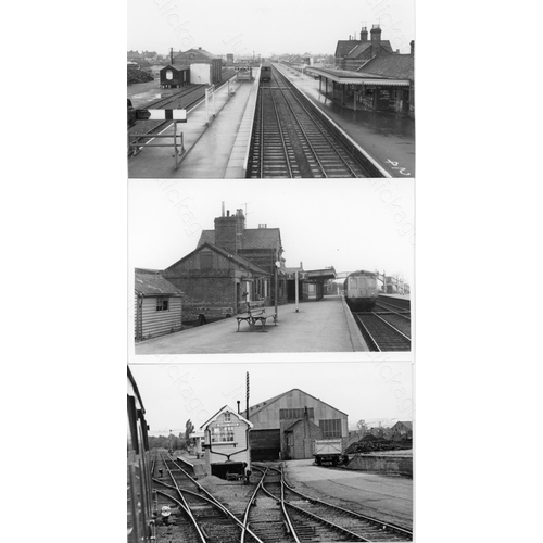 319 - Infrastructure, Station views. A good quality selection of postcard size black and white prints. The... 