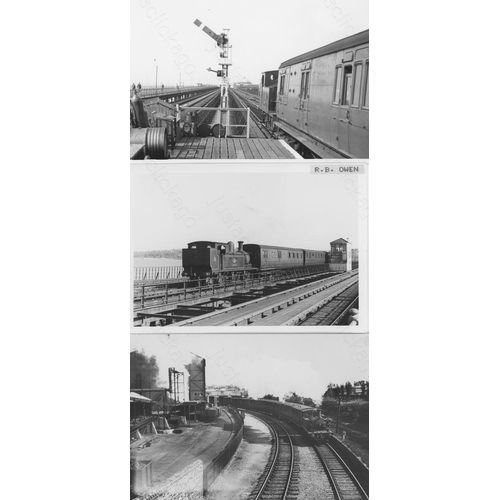 139 - Railway. Infrastructure. Approx. 113, black and white postcard size prints, housed in a plastic wall... 