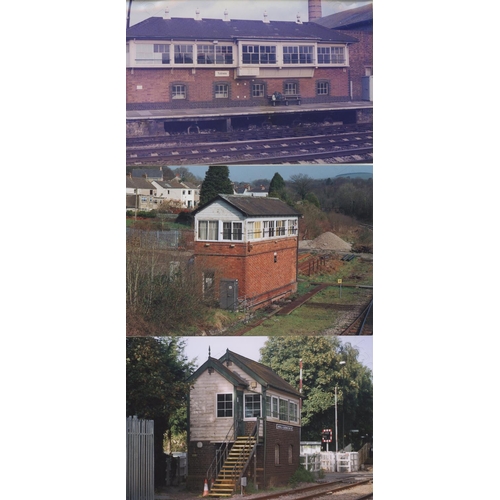 14 - Railway. Infrastructure - Signal boxes and signalling. An assortment of approx. 300, mostly colour, ...