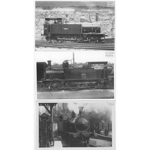 140 - Railway. Ex Southern Railway locomotives on the ISLE OF WIGHT. Approx. 90, black and white postcard ... 