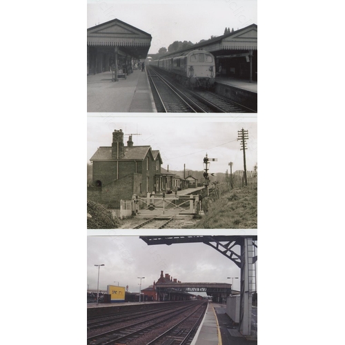 15 - Railway. Infrastructure - Stations. An assortment of approx. 300, colour and black and white, 6