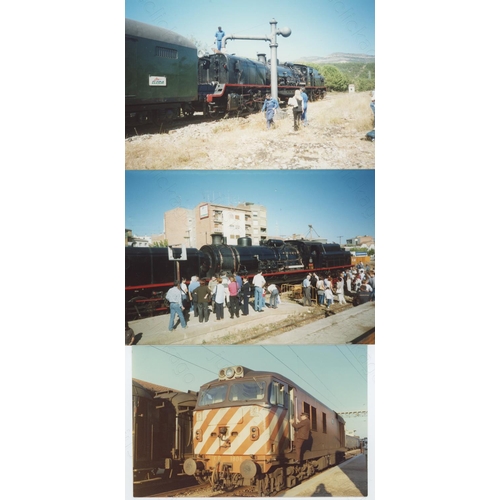 212 - Railway. Overseas Traction. A shoebox full of Approx. 1000+ colour prints (some black and white coll... 