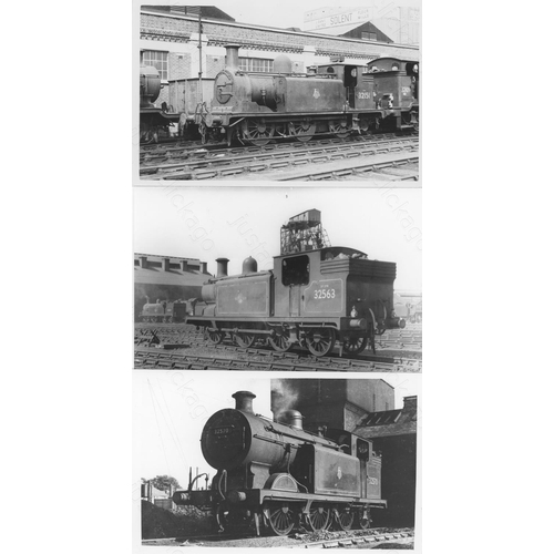 247 - Railway. B.R. Southern Region. Approx. 200, black and white, postcard size prints. Featuring BR (SR)... 