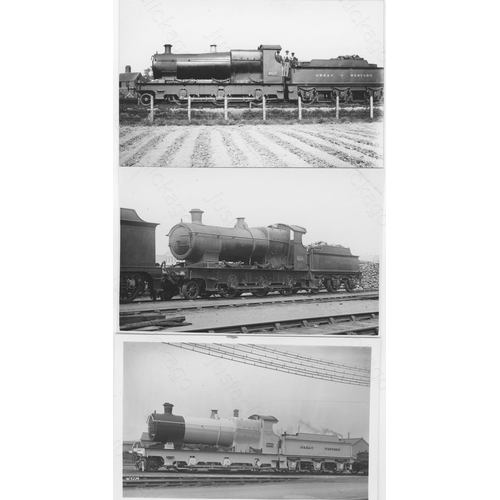 288 - Railway. Ex GWR locomotives and scenes. Approx. 300 black and white and a few colour postcard size p... 