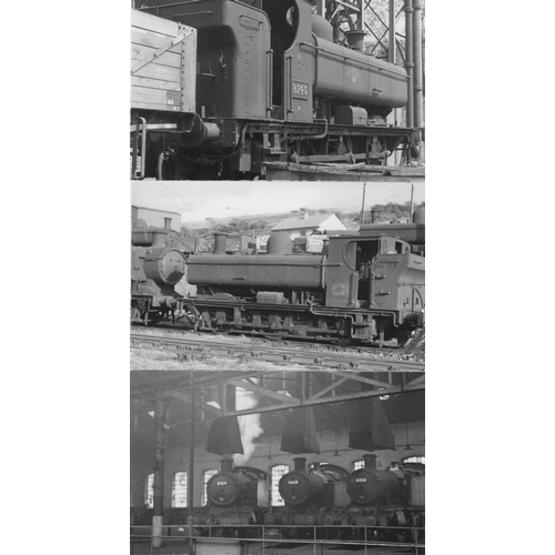 289 - Railway. Ex GWR locomotives. Approx. 480 black and white postcard size prints, from a variety of sou... 