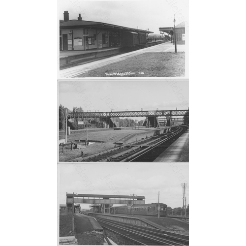 333 - Railway. A box of approx.  420, black and white prints and postcards, featuring ex-Southern Railway ... 