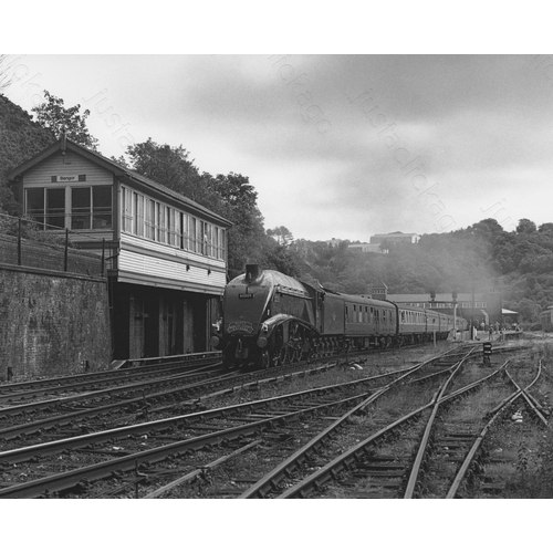 357 - Railway. Heritage Steam. A very good quality assortment of approx. 100, 10