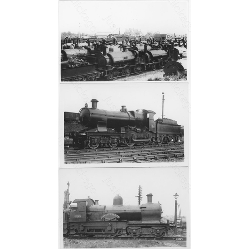 372 - Railway. ex GWR Steam. A fine collection of approx. 100 black and white, postcard size prints of ear... 