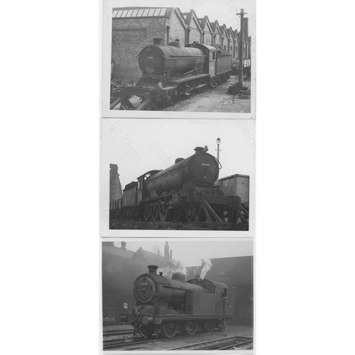 394 - Railway. Ex LNER/BR Steam. A good collection of 100+, black and white, postcard and smaller size pri... 