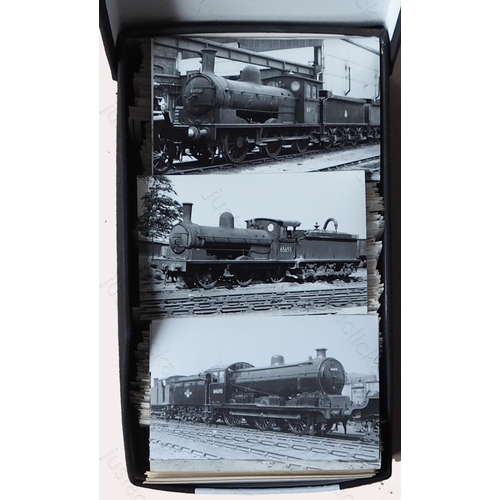 549 - Railway. L.N.E.R. steam. A good collection of approx. 800+,  black and white, postcard size prints, ... 