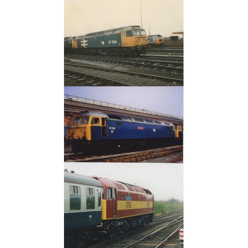 317 - Railway. Modern Traction.  A total of 5 flip photo albums containing approx. 600 colour, postcard si... 