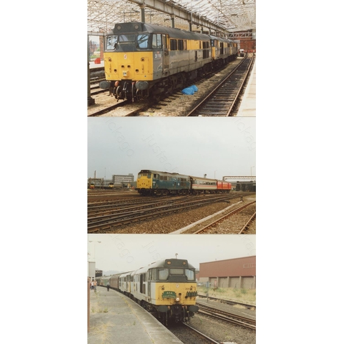 317 - Railway. Modern Traction.  A total of 5 flip photo albums containing approx. 600 colour, postcard si... 