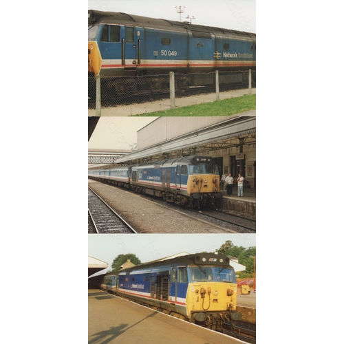 317 - Railway. Modern Traction.  A total of 5 flip photo albums containing approx. 600 colour, postcard si... 