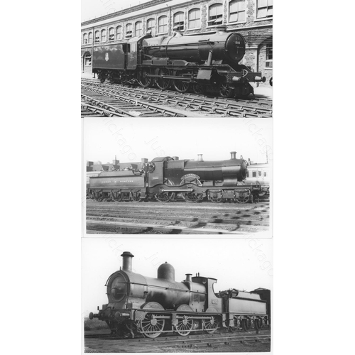 536 - Railway. G.W.R. Steam. A good collection of approx. 220, black and white, postcard size prints. The ... 