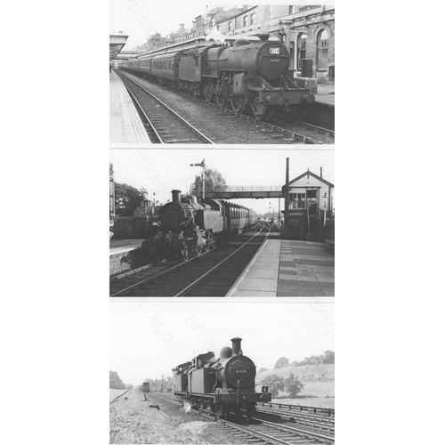 538 - Railway. L.M.S. Steam. A good collection of approx. 200+, black and white, postcard size prints. Aro... 