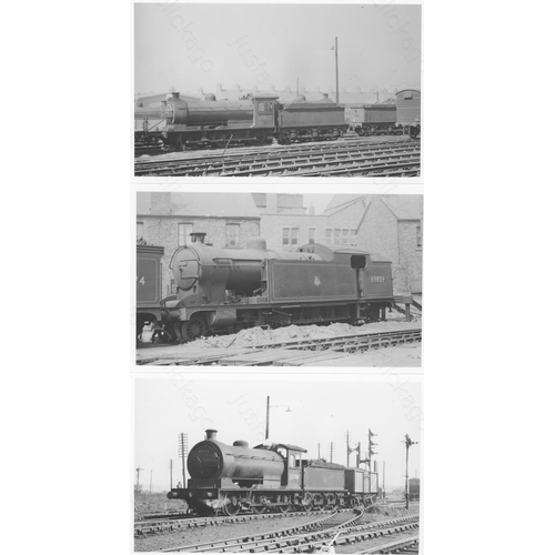 539 - Railway. B.R. Steam. A good collection of approx. 180, black and white, postcard size prints.  Aroun... 