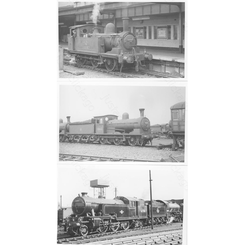 539 - Railway. B.R. Steam. A good collection of approx. 180, black and white, postcard size prints.  Aroun... 